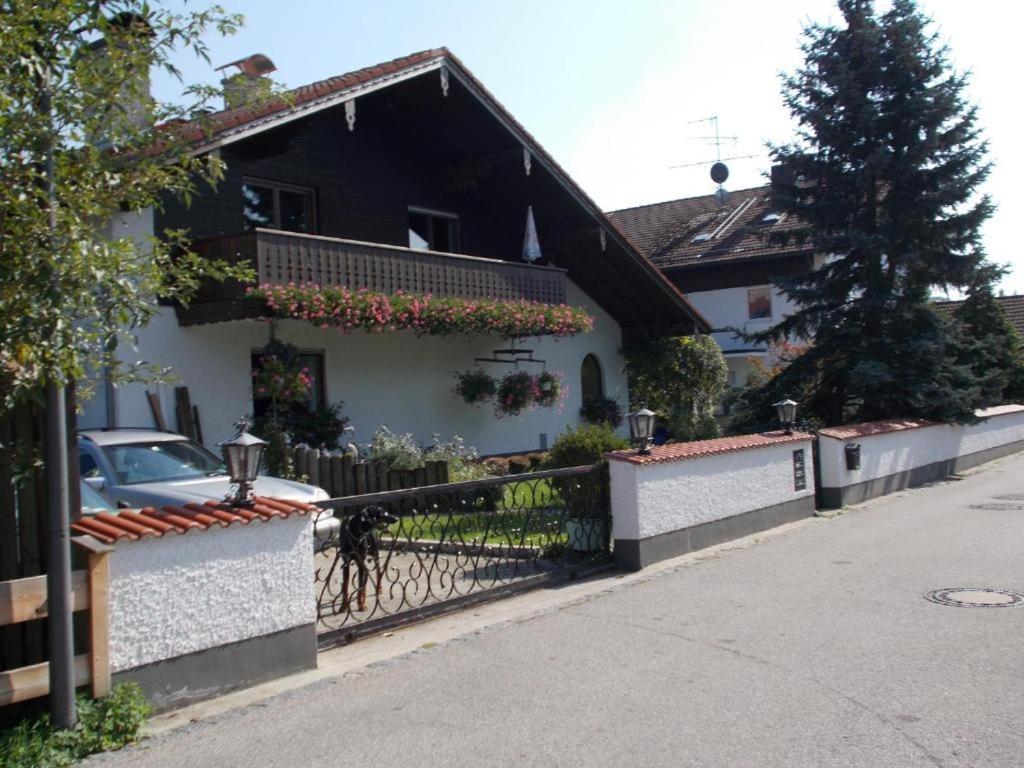 Karl-Stieler-Str. One Room In A 2 Room Appartment ; Lot Space Bruckmühl Exterior foto